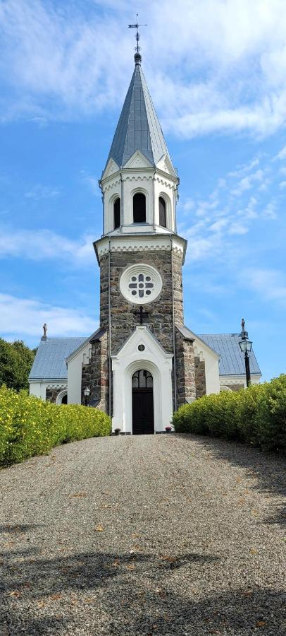 Mysigt Hus I Liten By Naera Havet Істад Екстер'єр фото